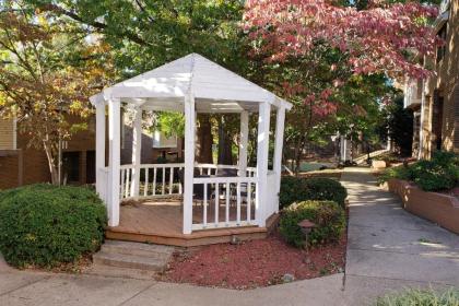 Hawthorn Suites by Wyndham Vienna VA - image 7