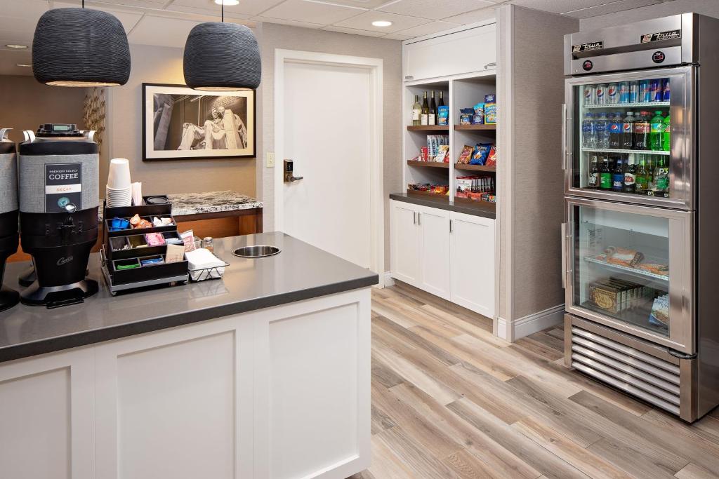 Residence Inn by Marriott Tysons - image 3