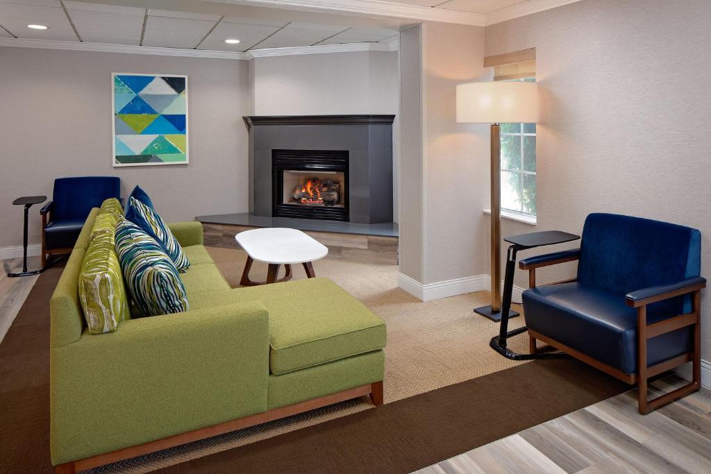 Residence Inn by Marriott Tysons - image 4