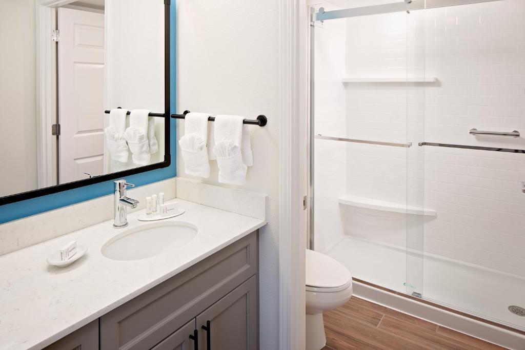 Residence Inn by Marriott Tysons - image 5