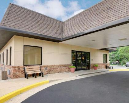 Quality Inn Tysons Corner - image 14