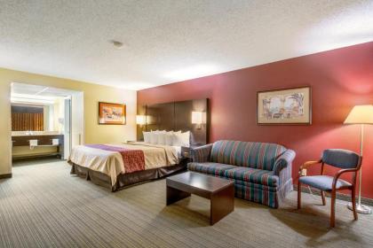 Red Roof Inn Vincennes - image 14