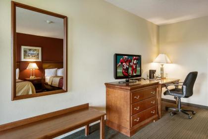 Red Roof Inn Vincennes - image 3