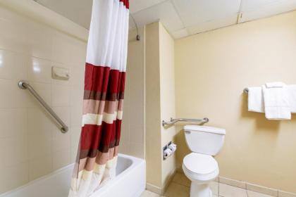 Red Roof Inn Vincennes - image 8