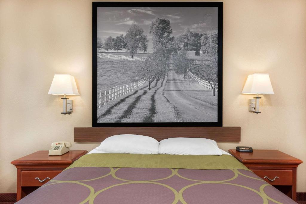 Super 8 by Wyndham Vincennes - image 5