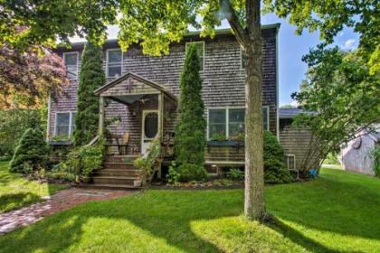 Marthas Vineyard Apt about 1 Mile to Inkwell Beach! - image 3