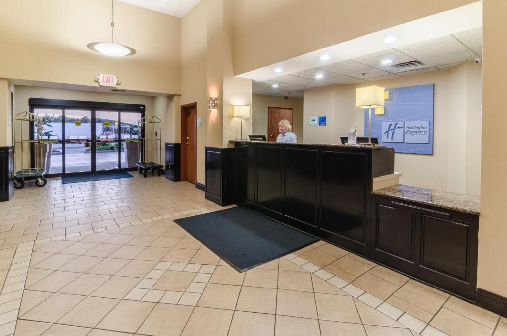 Holiday Inn Express Hotel & Suites Vinita an IHG Hotel - image 2