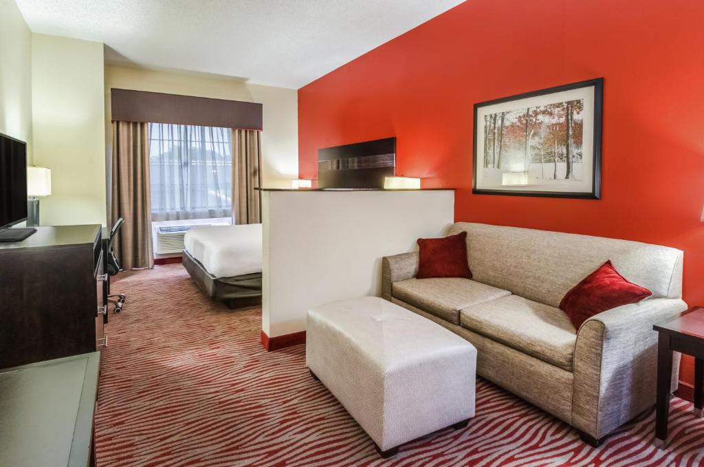 Holiday Inn Express Hotel & Suites Vinita an IHG Hotel - image 4