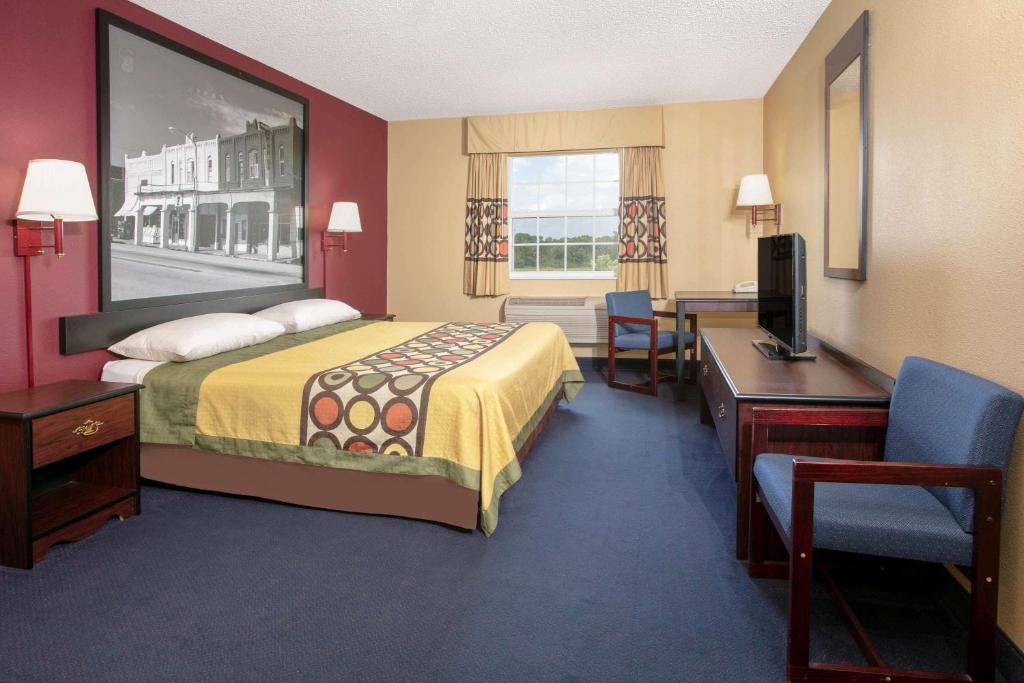 Super 8 by Wyndham Big Cabin/Vinita Area - main image