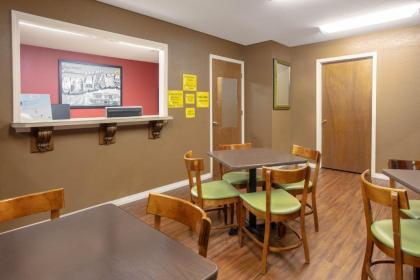 Super 8 by Wyndham Big Cabin/Vinita Area - image 10