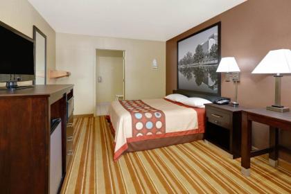 Super 8 by Wyndham Big Cabin/Vinita Area - image 11