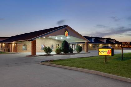 Super 8 by Wyndham Big Cabin/Vinita Area - image 3