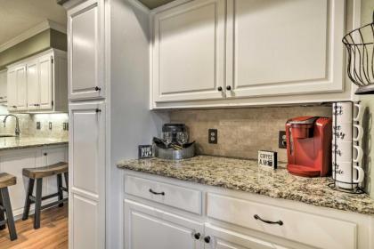 Upscale House with Pool - By Historic Route 66! - image 11