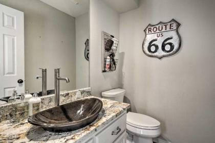 Upscale House with Pool - By Historic Route 66! - image 15