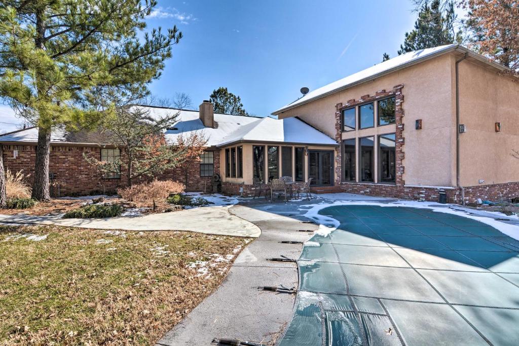 Upscale House with Pool - By Historic Route 66! - image 5