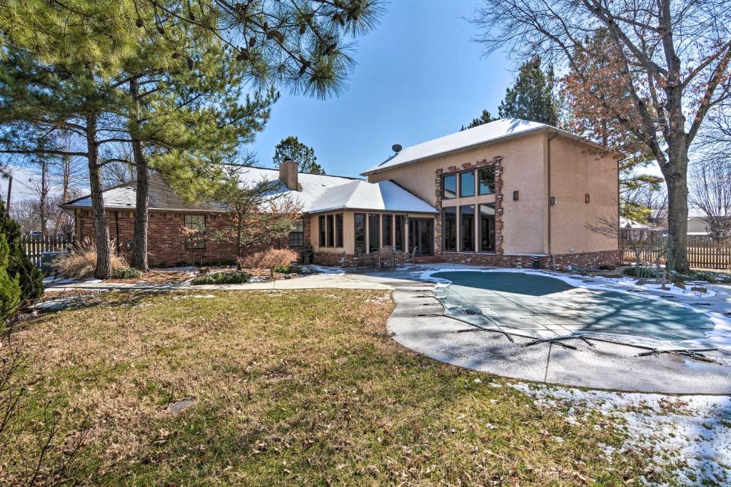 Upscale House with Pool - By Historic Route 66! - image 6