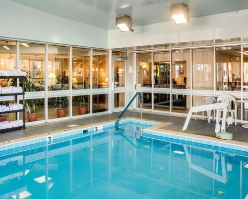 Sea View Hotel - image 3