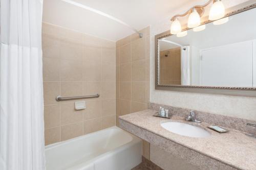 Wyndham Virginia Beach Oceanfront - image 3