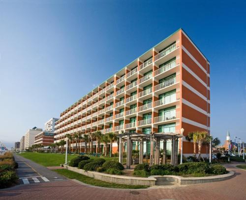 Holiday Inn & Suites North Beach Hotel an IHG Hotel - main image
