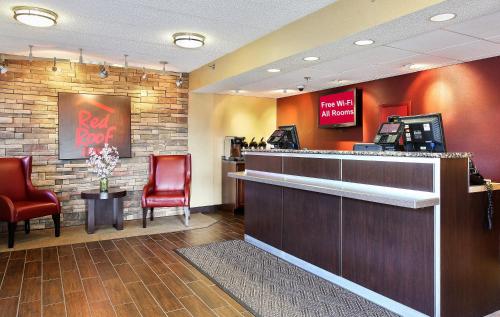 Red Roof Inn Virginia Beach - image 2