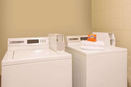 Travelodge by Wyndham Suites Virginia Beach Oceanfront - image 5