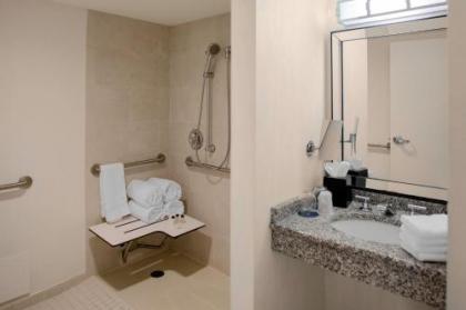 Sheraton Oceanfront Hotel - image 4