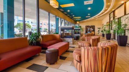 Best Western Plus Sandcastle Beachfront Hotel - image 2