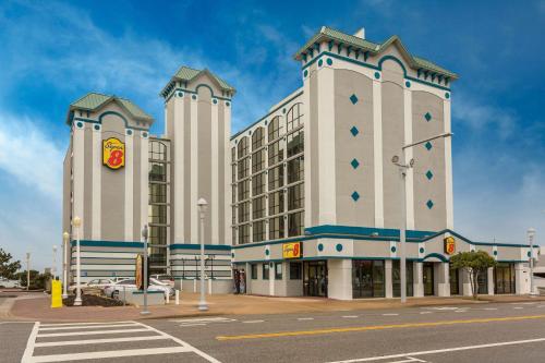 Super 8 by Wyndham Virginia Beach Oceanfront - main image