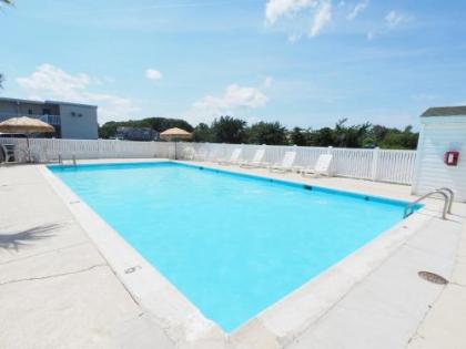 Seashire Inn & Suites - image 2