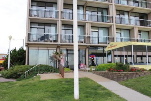 Four Sails Resort - main image