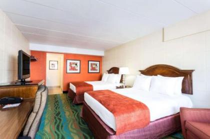 Howard Johnson by Wyndham Virginia Beach At The Beach - image 5
