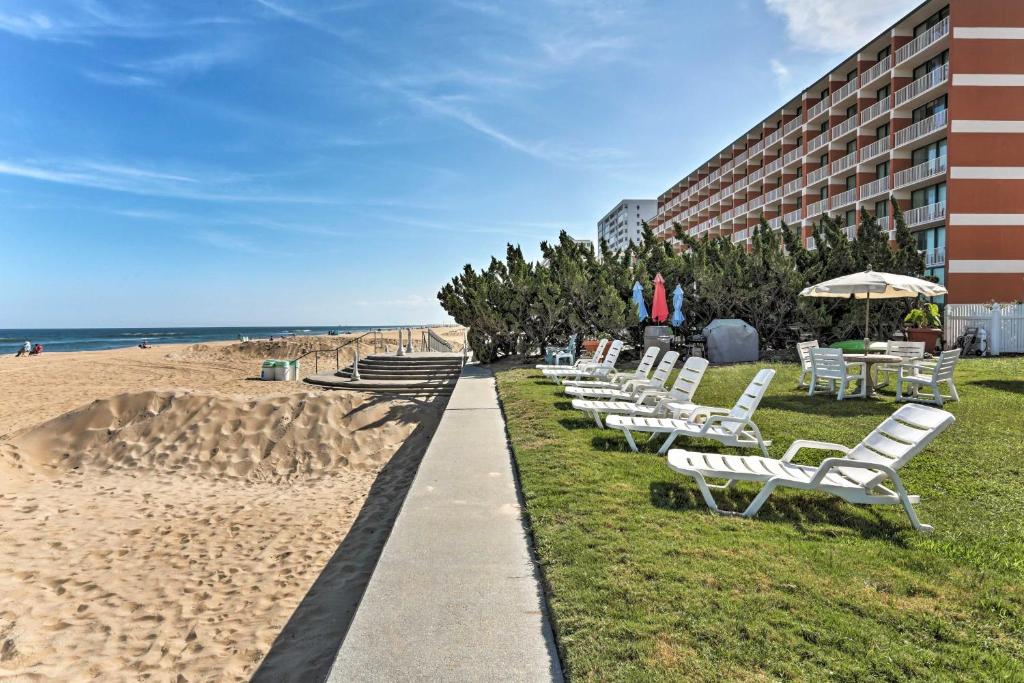 Updated Virginia Beach Studio Steps to the Ocean! - image 2