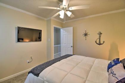 Virginia Beach Townhouse - 2 Mi to Boardwalk! - image 12