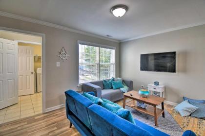 Virginia Beach Townhouse - 2 Mi to Boardwalk! - image 4