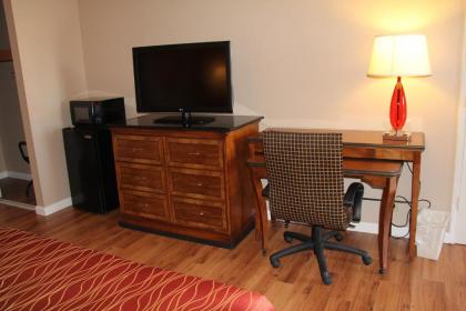 Franciscan Inn Motel - image 10