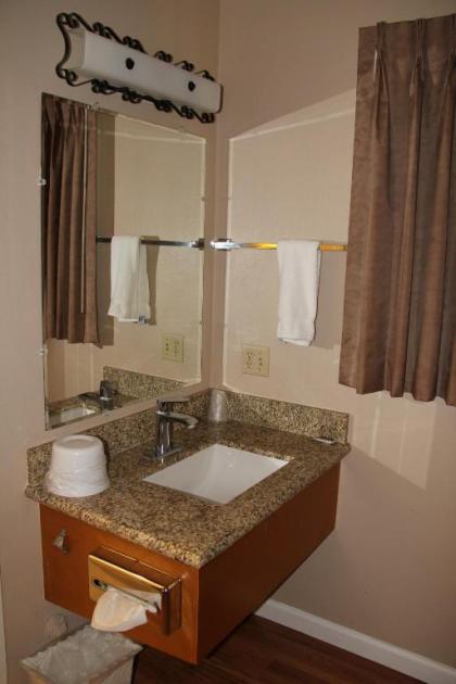 Franciscan Inn Motel - image 12