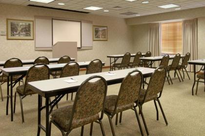 Comfort Inn & Suites - image 9