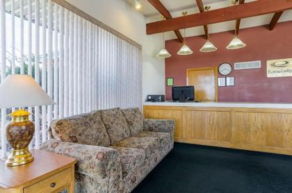 Econo Lodge Wakeeney - image 12
