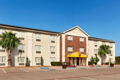 Super 8 by Wyndham Waco University Area Waco Texas