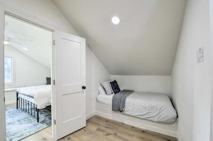 Home with Modern Charm Less Than 3Mi to Magnolia Market - image 12