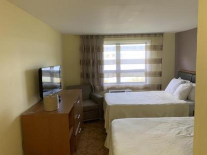 Lakeside Inn - image 14