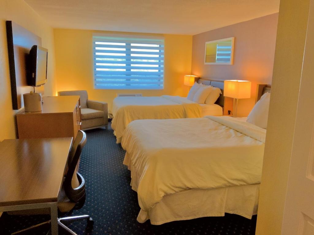 Lakeside Inn - image 5