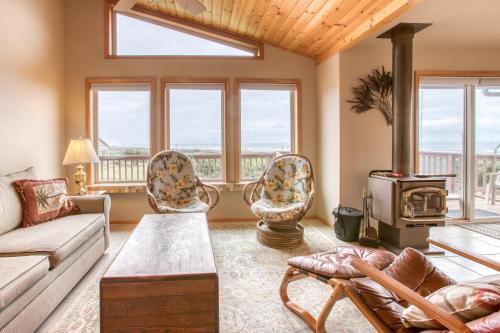 Scandia House in Bayshore Estates! - image 2