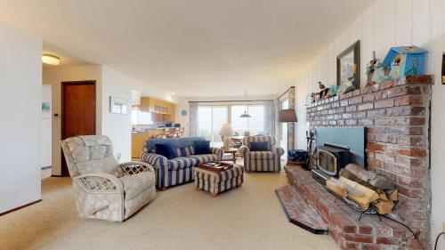 2 Bed 2 Bath Vacation home in Waldport - main image