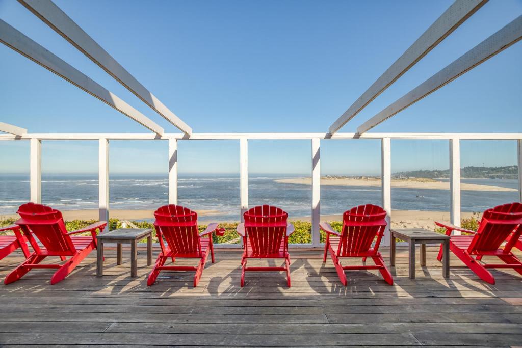 Cliff House - Waldport - main image