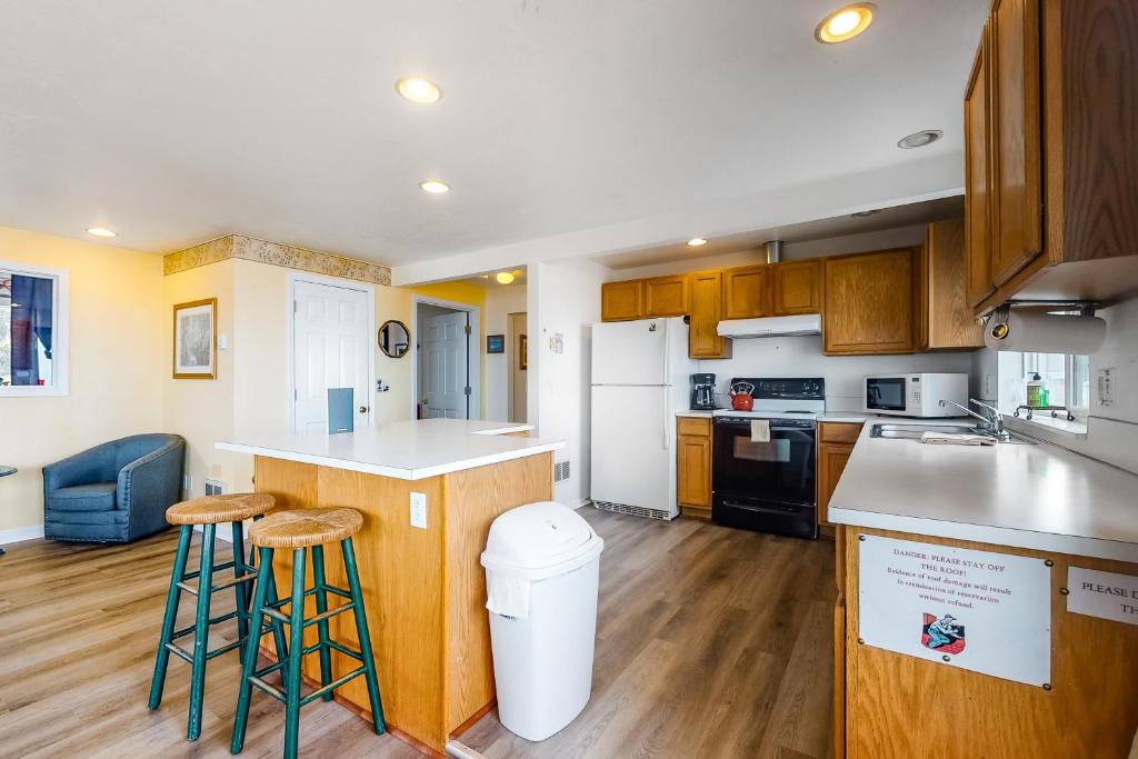 Inn at Sandcastle Beach - image 6