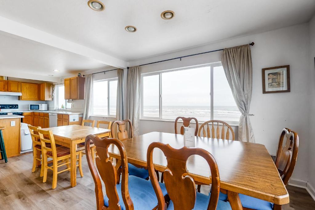 Inn at Sandcastle Beach - image 7