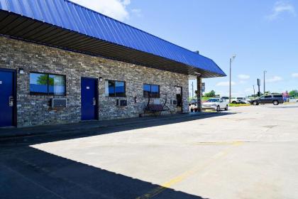Coachmans inn & suites - image 4