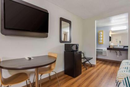Motel 6-Walterboro SC - image 13