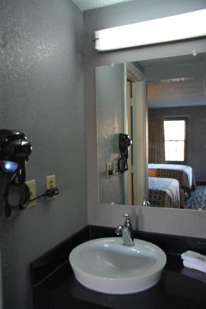 Travelodge by Wyndham Walterboro - image 14
